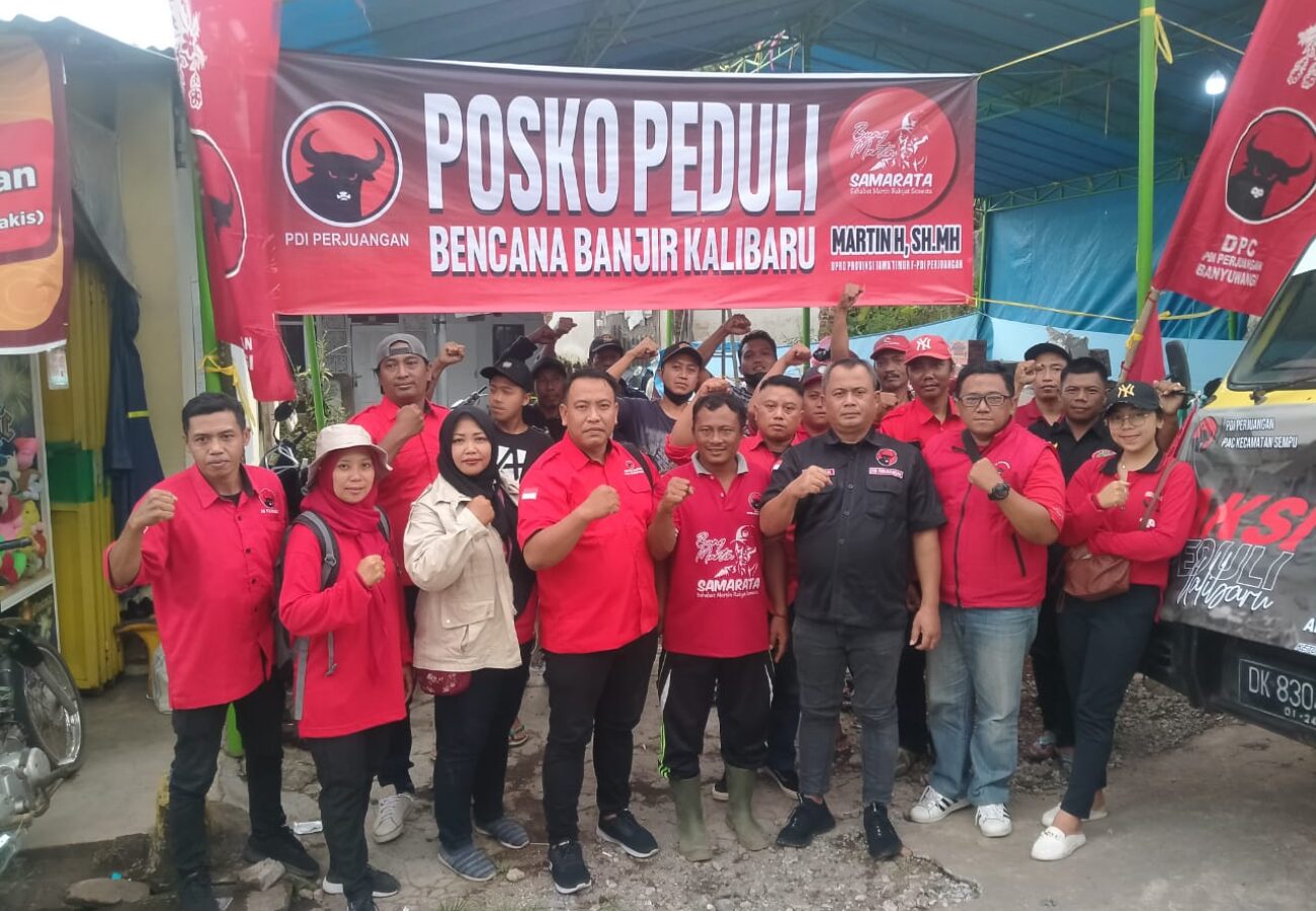 Pengurus Dan Ranting PAC PDI Perjuangan Kecamatan Sempu Giat Berbagi Pada Korban Banjir Bandang Kalibaru