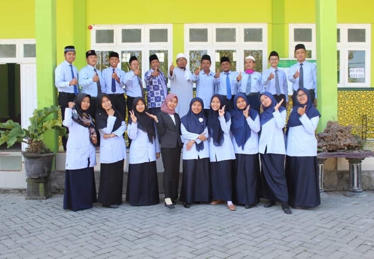 Mondok 3 Bahasa Plus Program 3 T: Tahfidul Qur’an, Tafaqquh Kitab, dan Ta’limul Lughoh Hanya Ada di Pesantren Al Miftah Mojopuro Wetan Bungah