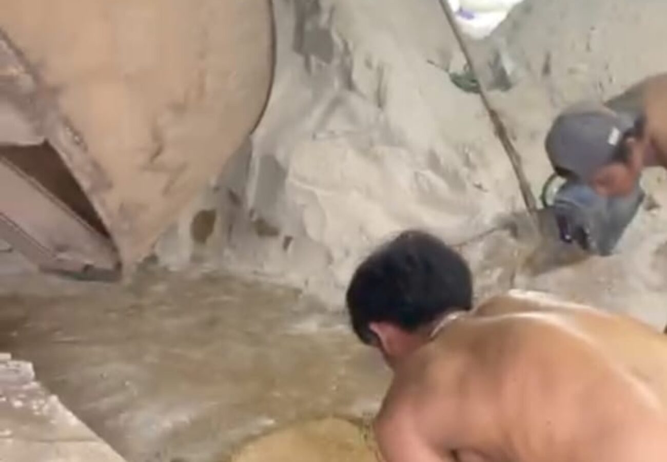 Anggota Dewan ini Telah Mengentas Ratusan Pengangguran untuk Bekerja di Pabrik Pupuk Miliknya