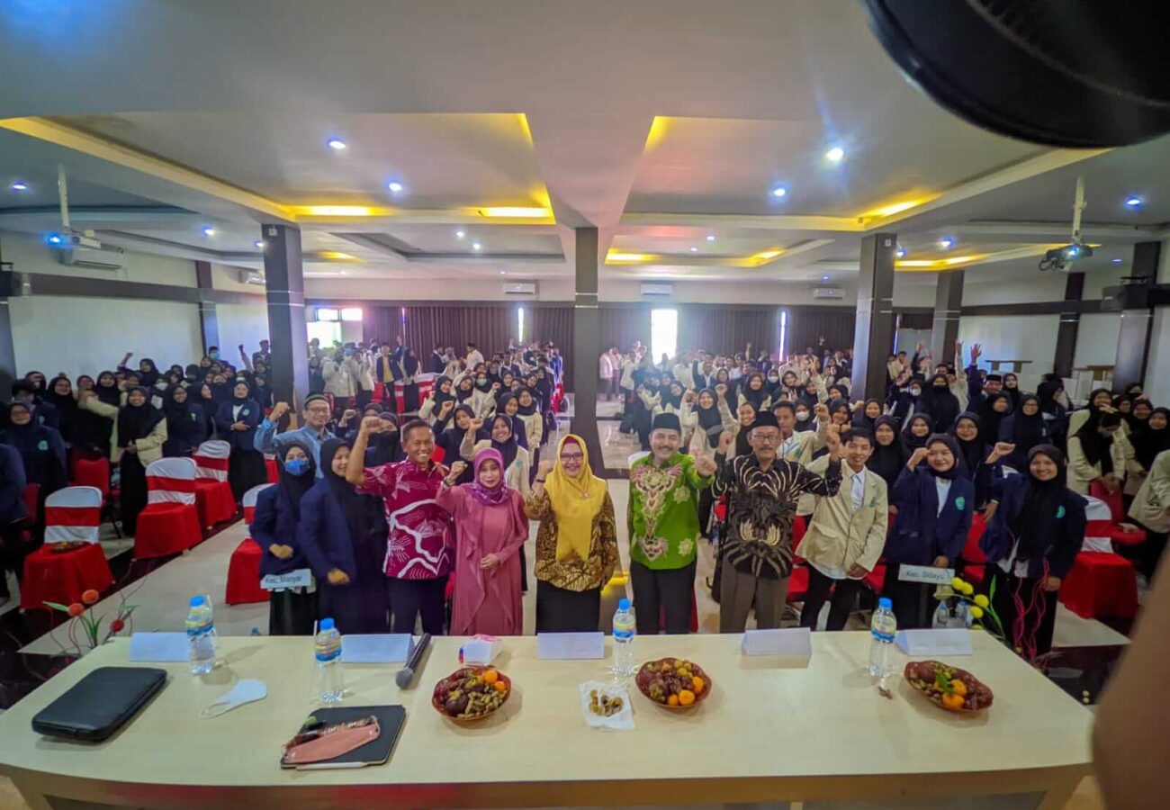 Wujudkan Desa SIAP, Wabup Beri Pesan Kepada Peserta KKN Universitas Qomaruddin