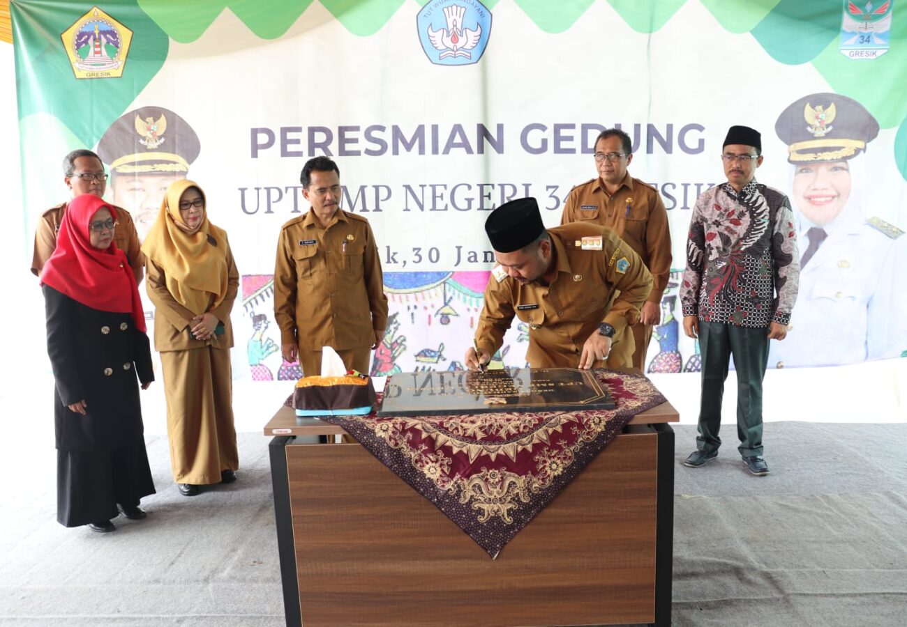 Dorong Pemerataan Pendidikan, Bupati Gresik Gus Yani Resmikan Gedung UPT SMPN 34 Gresik