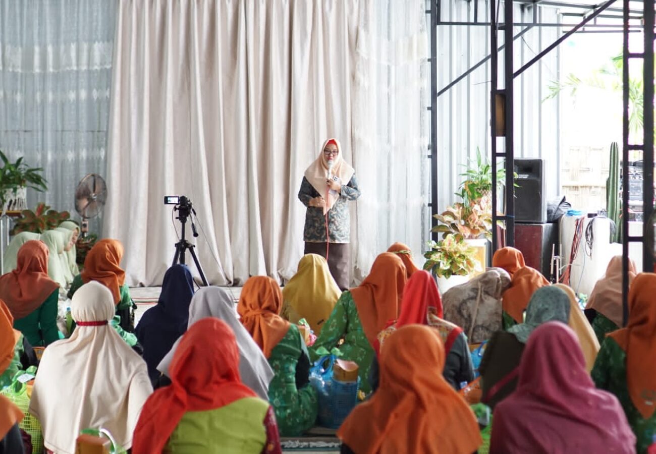 Bu Min Gelorakan Semangat Peduli Lingkungan Bersama Puluhan Bu Nyai Nusantara Se-Kabupaten Gresik