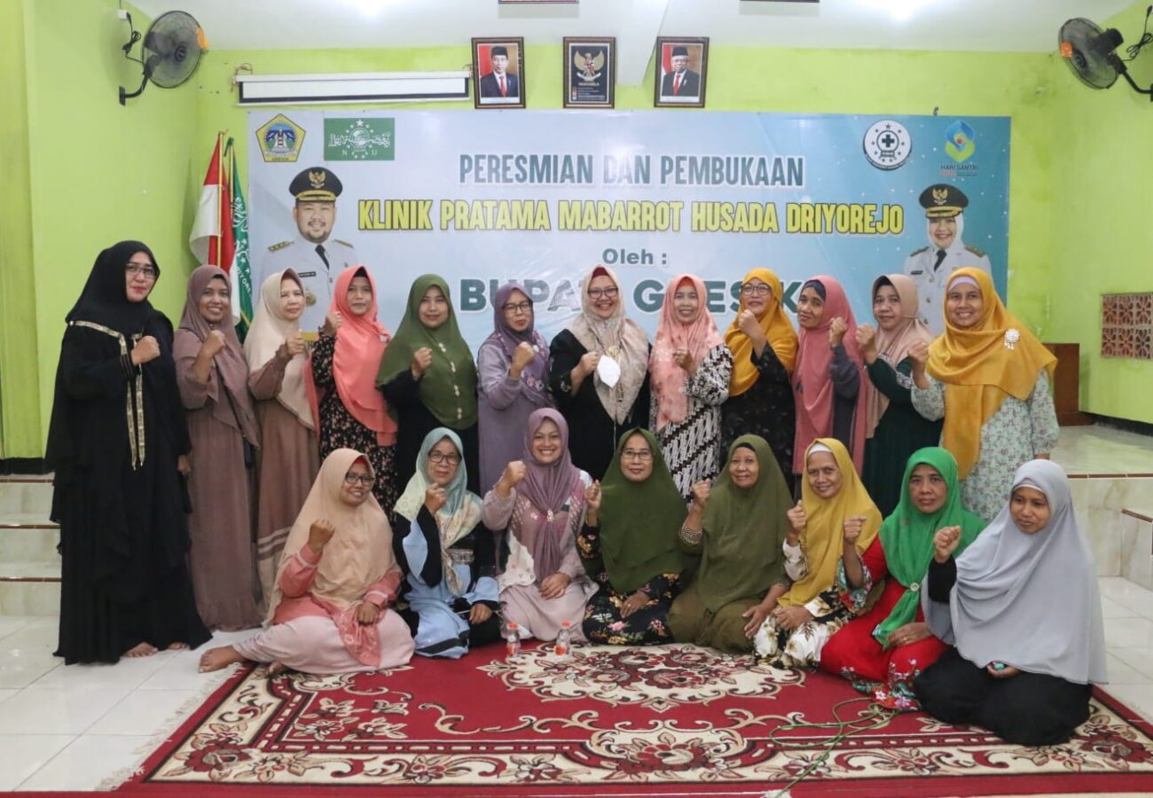Kunjungi Kecamatan Driyorejo, Bu Min Ngaji Dan Sholat Tarawih Bersama Muslimat NU Se-Driyorejo