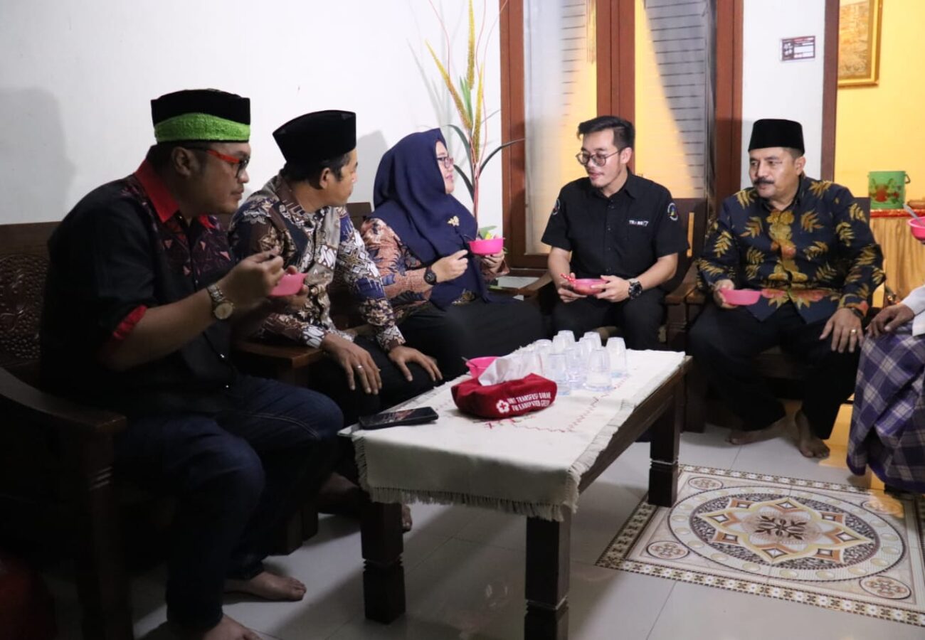 Wakil Bupati Gresik Sebut Tradisi Kolak Ayam Gumeno Warisan Semangat Dalam Syiar Islam