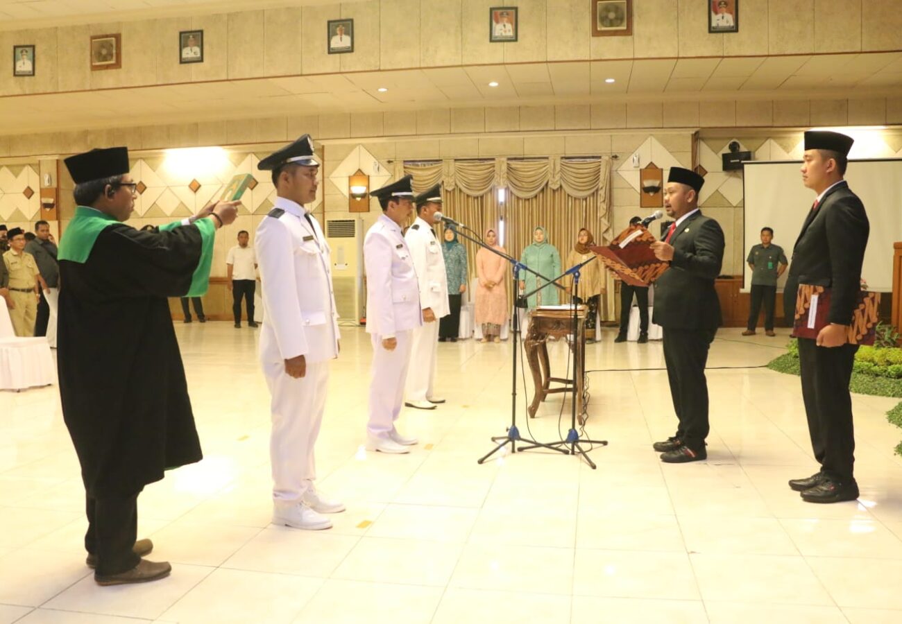 Bupati Gresik Fandi Akhmad Yani, Lantik Tiga Kepala Desa PAW