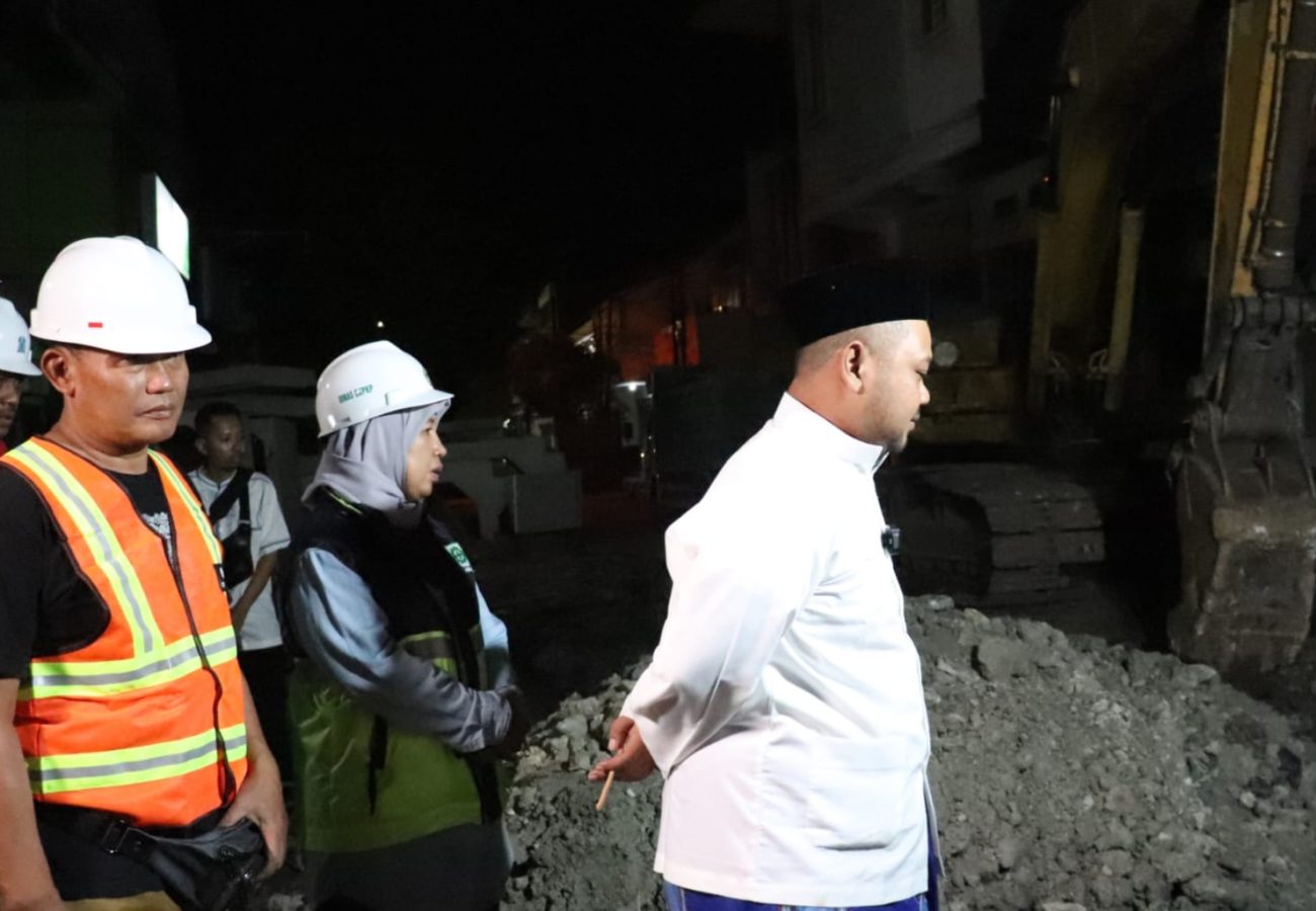 Saluran Air di Jalan Samanhudi di Perlebar Guna Pengendalian  Banjir, Bupati Gresik : Target November Ini Rampung