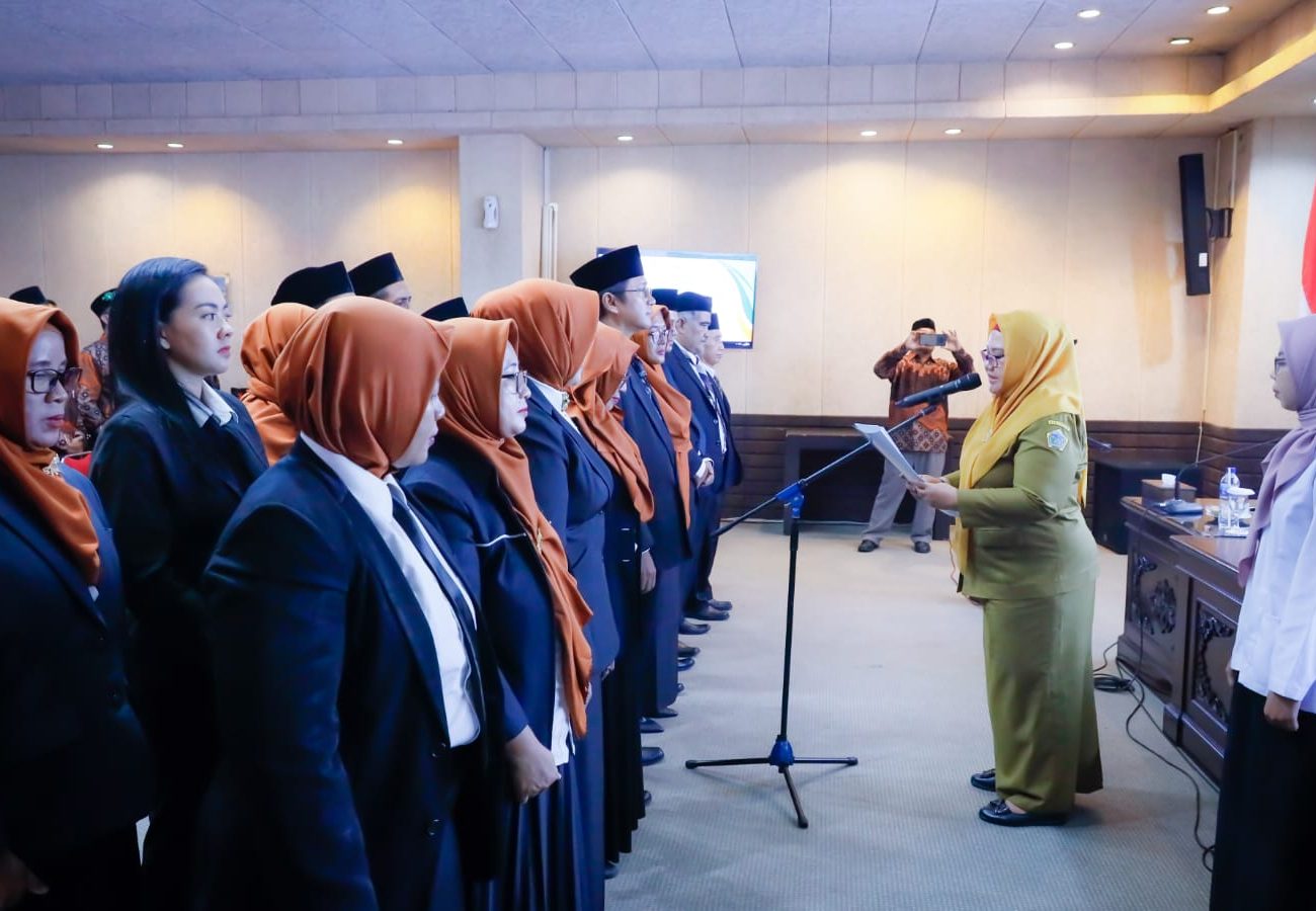 Upaya Gresik Mengentaskan Kemiskinan, Wabup Kukuhkan Pengurus LKS