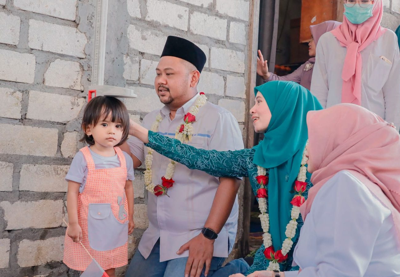 Wujudkan Gresik Bebas Stunting, Bupati dan Ketua TP PKK Berikan Makanan Tambahan dan Pelacakan Stunting