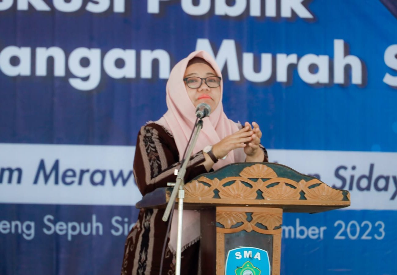 Hadir Dalam Pelantikan KNPI Sidayu, Bu Min Soroti Peran Pemuda Untuk Bonus Demografi 2045