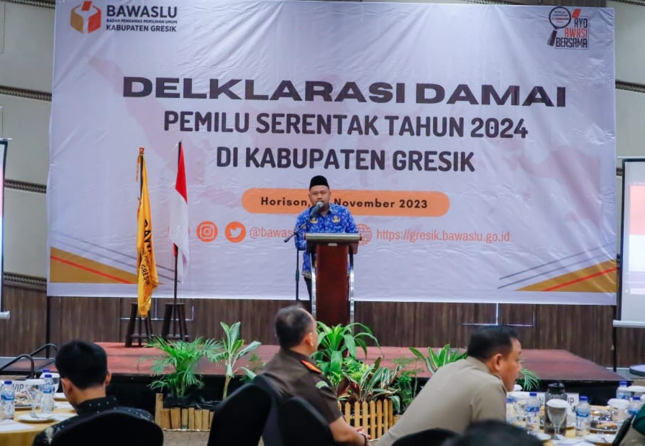 Hadiri Deklarasi Damai Pemilu Serentak 2024, Bupati Gresik Berharap Masyarakat Tetap Jaga Persatuan, Kesatuan, dan Kondusifitas