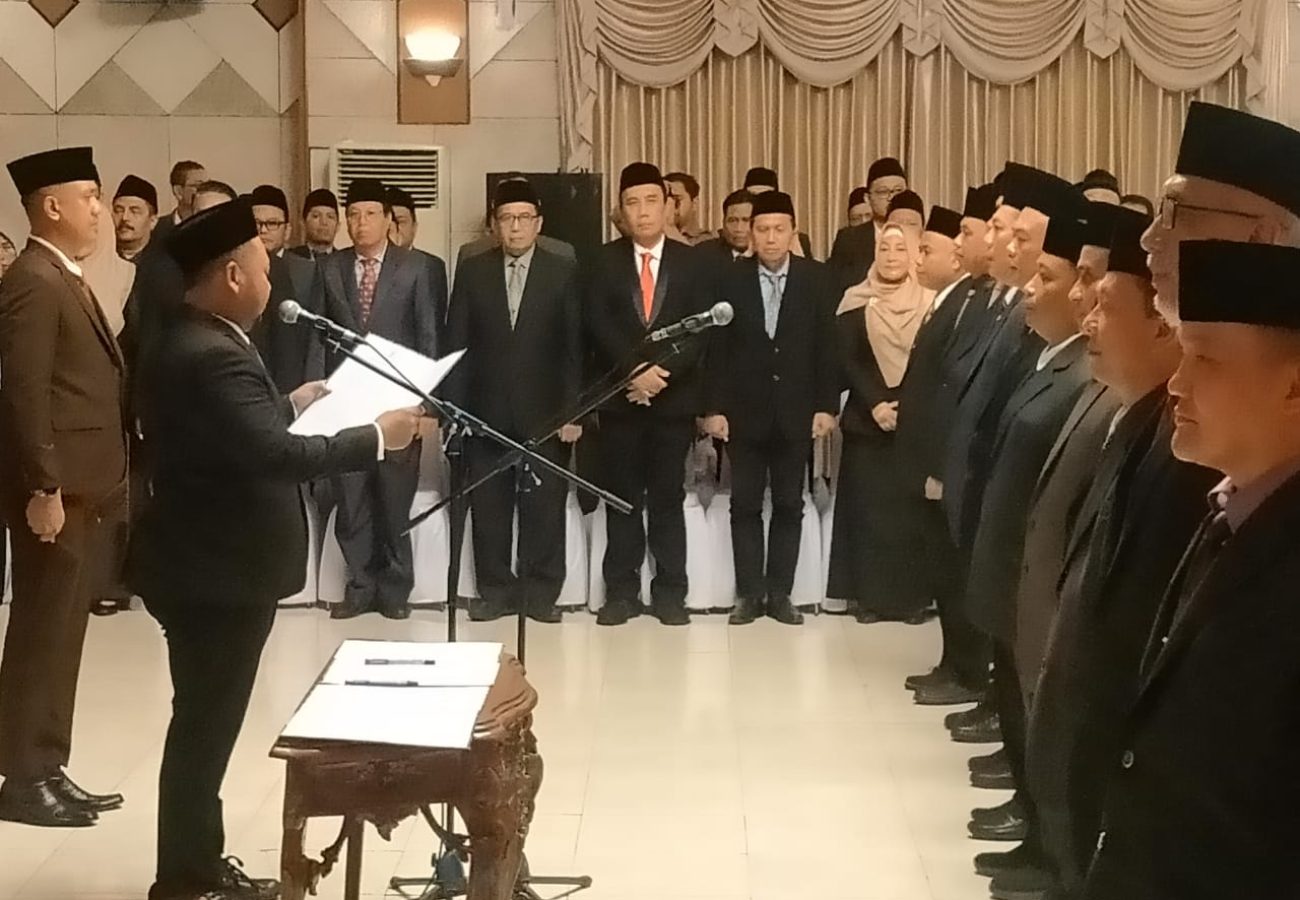 Hari Pertama Kerja di Tahun 2024, Bupati Fandi Akhmad Yani Lantik 130 Pejabat Lingkup Pemkab Gresik