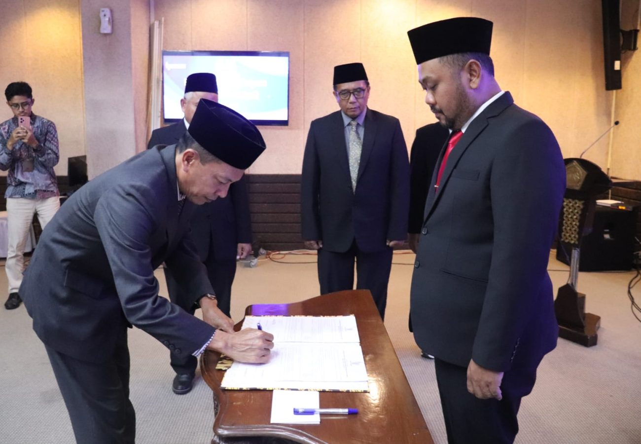 Gus Yani Lantik Edy Hadisiswoyo Sebagai Dewan Pengawas BPR Gresik 2024-2028, Harapkan Adanya Akselerasi dan Inovasi di Tubuh Bank Gresik