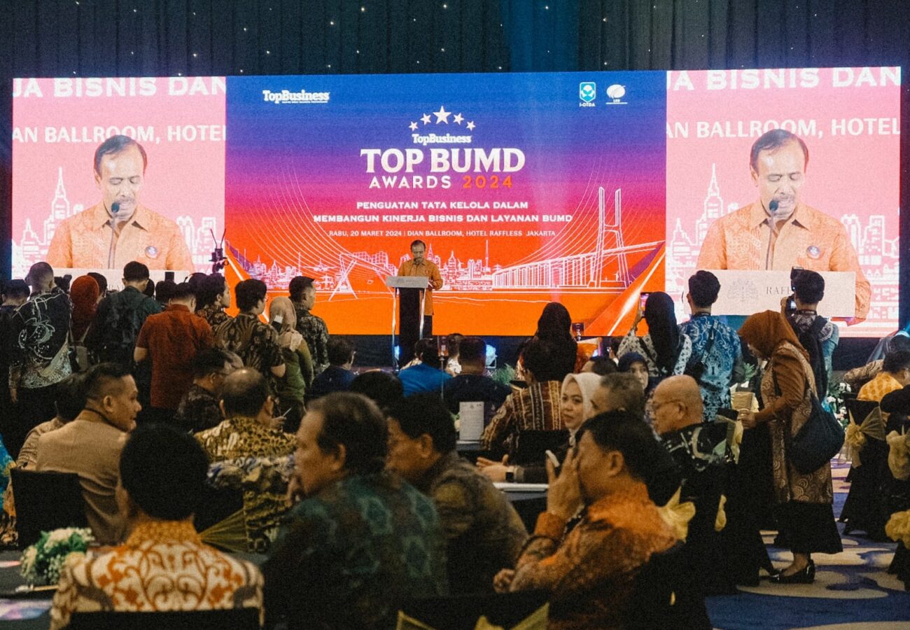 Kali Pertama, Kabupaten Gresik Raih Tiga Penghargaan Dalam Top BUMD Awards 2024