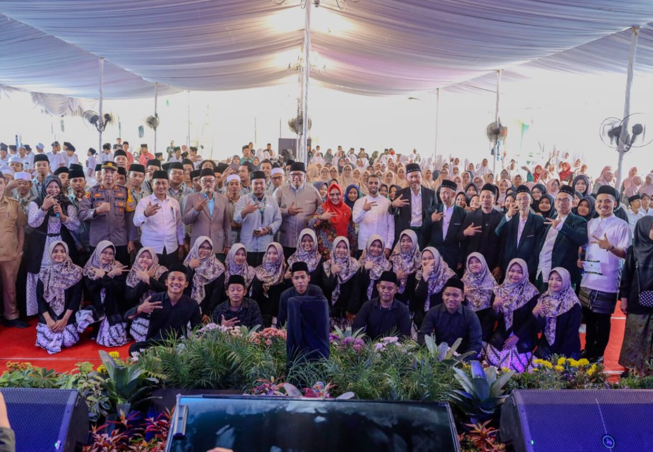 Wabup Gresik Bu Min Ajak Santri Kembangkan Bisnis Digitalisasi Sebagai Media Dakwah