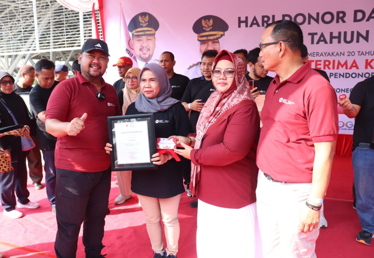 Rayakan Hari Donor Darah Sedunia, Bupati Gresik Ajak Masyarakat Berpartisipasi Donorkan Darah