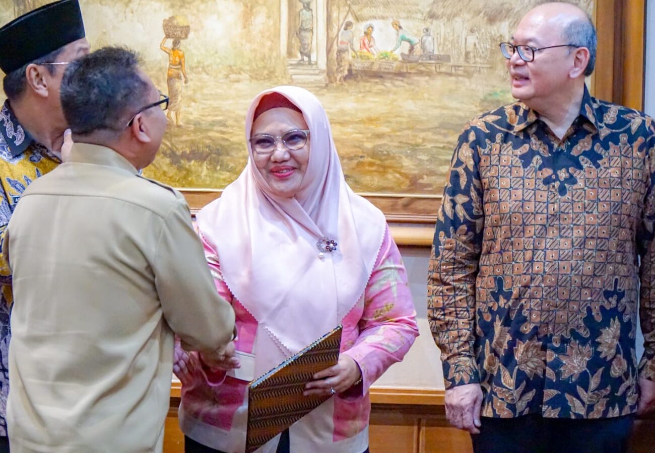 Bupati Fandi Akhmad Yani Masuk Masa Cuti, Wakil Bupati Aminatun Habibah Terima Surat Perintah Tugas Dari Gubernur
