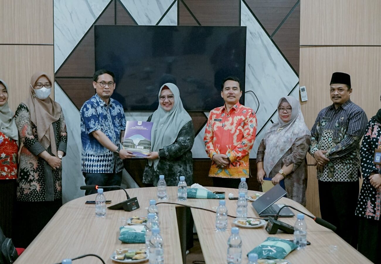 Tingkatkan Kualitas SDM, Dinas Pendidikan Kabupaten Gresik Teken MoA Dengan UNESA