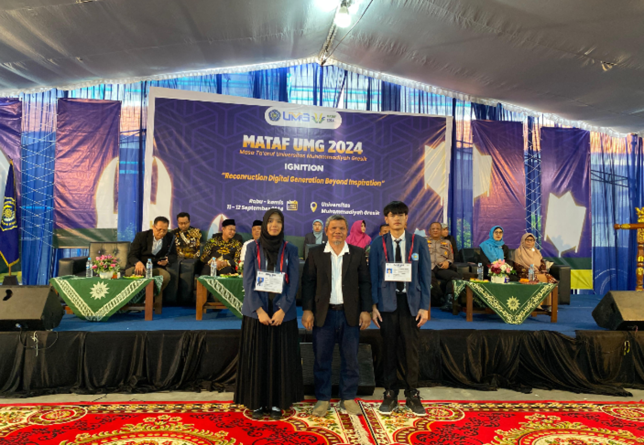 Penyematan Almamater Maba Prodi Bahasa Inggris dari Thailand Mewakili Ribuan Maba UMG
