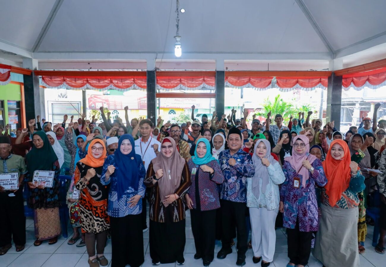 Prioritaskan Kesejahteraan Ekonomi Masyarakat, Pemerintah Kabupaten Gresik Salurkan 335 BLT
