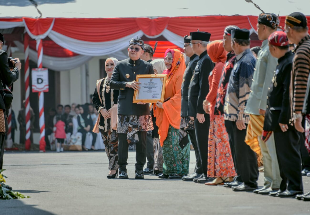 Investasi Meroket, Gresik Raih Penghargaan Peringkat Pertama Capaian Investasi Pada Peringatan Hari Jadi Provinsi Jatim Ke-79