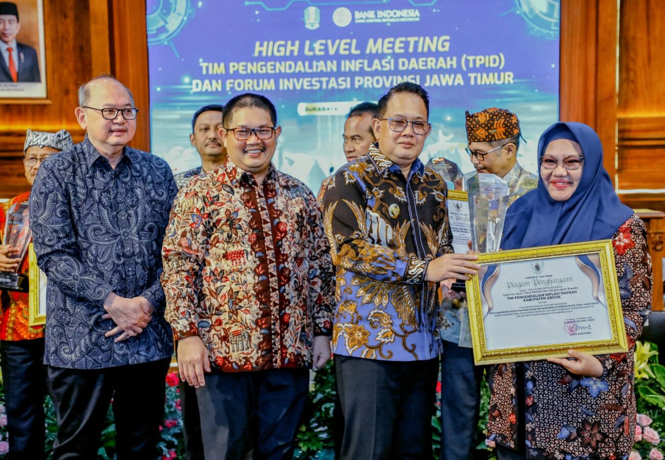 Kinerja Cemerlang, Gresik Masuk Tiga Besar Penghargaan TPID Non Pantauan IHK Terbaik di Jatim