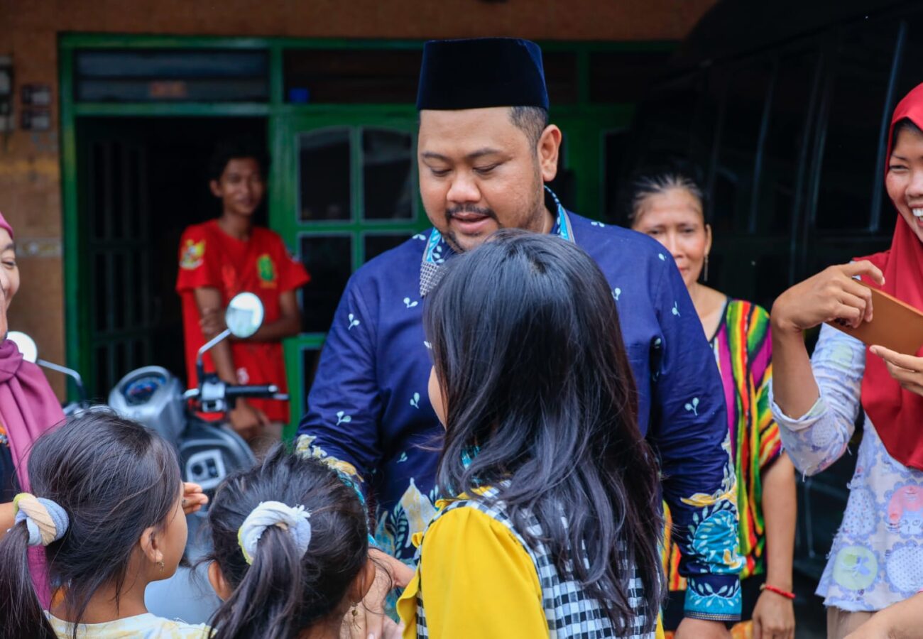 Respon Cepat Bupati Gresik : Kunjungi dan Salurkan Bantuan untuk Korban Angin Puting Beliung di Ujungpangkah