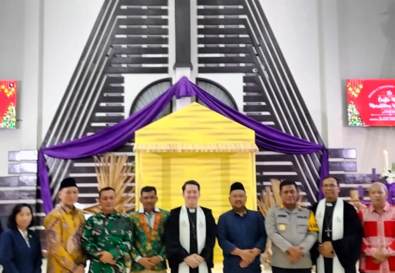 Pastikan Perayaan Natal Berlangsung Aman dan Nyaman, Bupati Gresik Bersama Forkopimda Tinjau Sejumlah Gereja