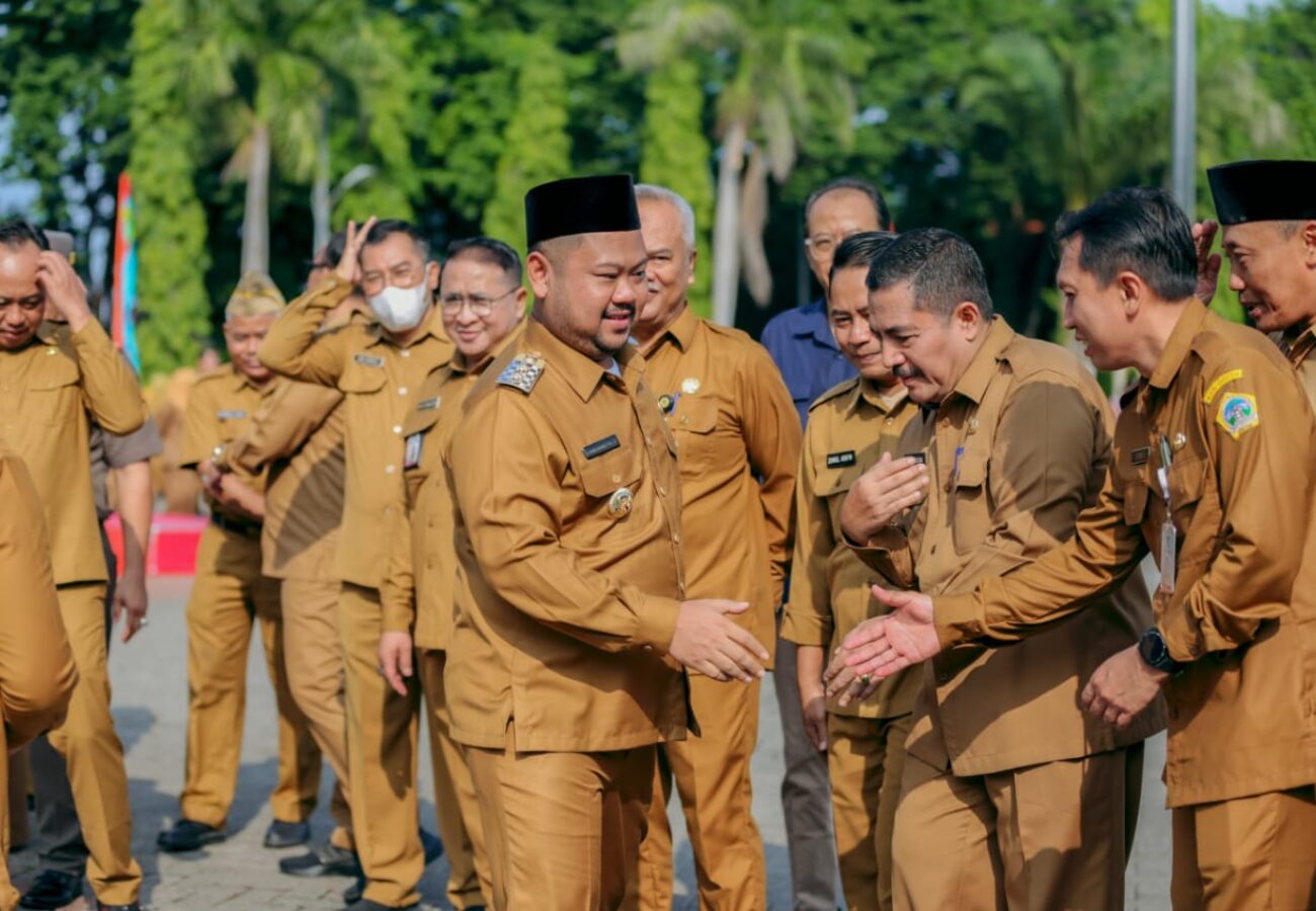 Pimpin Apel Perdana Awal Tahun 2025, Bupati Gresik Tegaskan Kepada ASN Untuk Tingkatkan Layanan Kepada Masyarakat