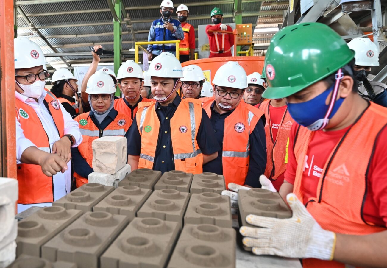 Dukung Asta Cita Prabowo, SIG Dorong Penggunaan Bata Interlock Presisi untuk Wujudkan 3 Juta Rumah