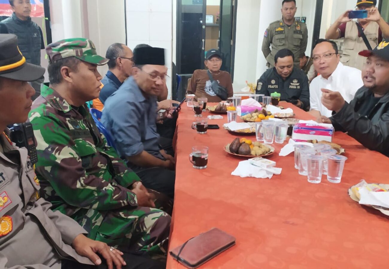 Pulang Retret, Bupati Gresik Gus Yani dan Wabup Alif Langsung Tinjau Banjir