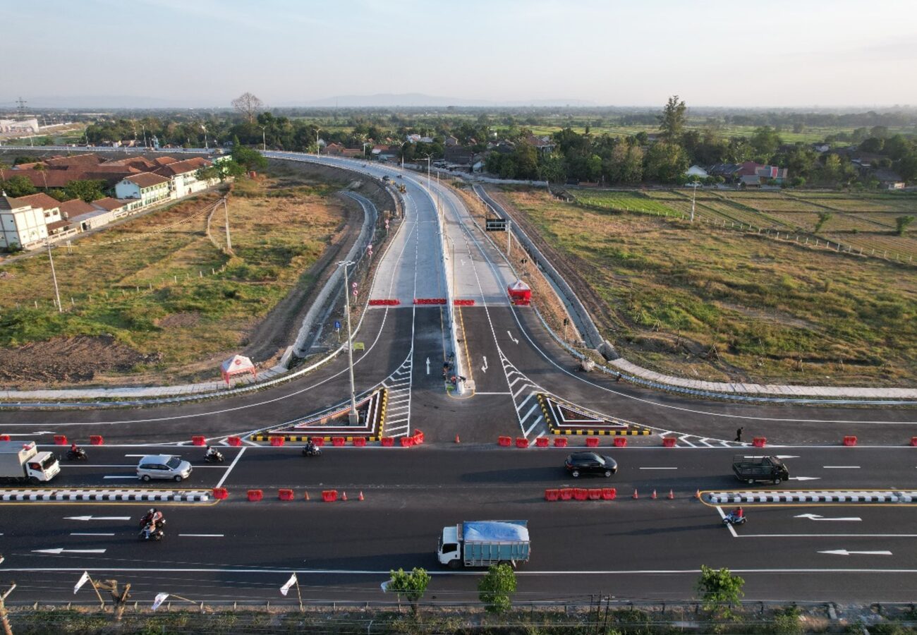 Dukung Kelancaran Arus Mudik dan Logistik Jelang Lebaran 2025, SIG Jamin Kekokohan Konstruksi Tol Jogja-Solo