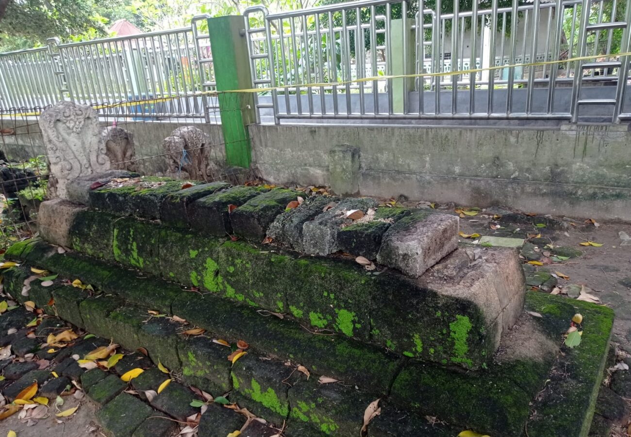 Pemerhati Sejarah Prihatin soal Hilangnya Salah Batu Nisan Mbah Tameng di Komplek Makam Sunan Giri